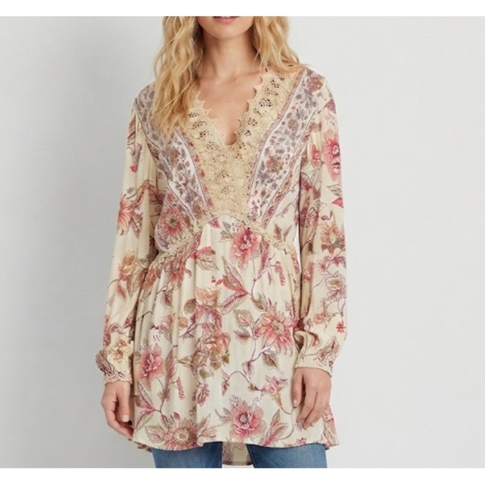 Angie Floral Crinkle Lace Trim V-Neck Long Sleeve Boho Tunic Top Beige Medium